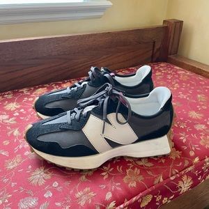 New Balance 327, size 7